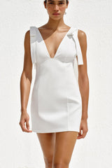 SOLEA | VESTIDO MINI BLANCO CON ESCOTE PROFUNDO