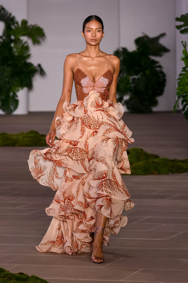LUMA | VESTIDO LARGO CON VOLANTES